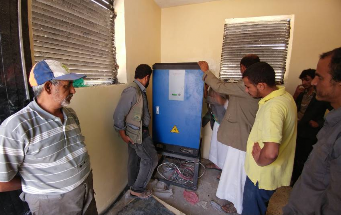 예멘에 있는 마을 물 공급을 위한 90kw 태양 물 양수 변환장치